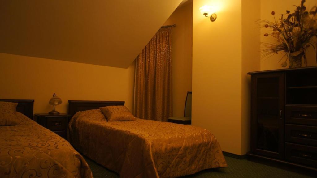 Zloty Dworek Motel Nieporęt Szoba fotó